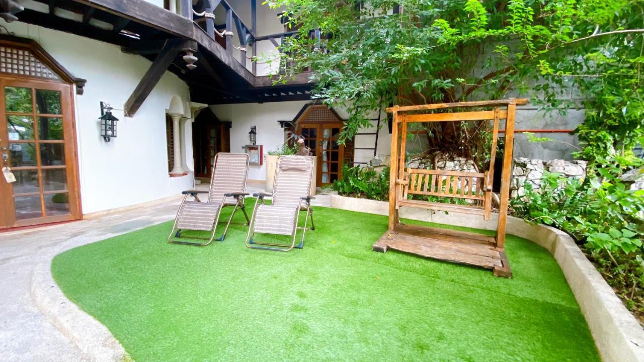 Tropicana Castle Dive Resort Powered By Cocotel Puerto Galera Exterior photo