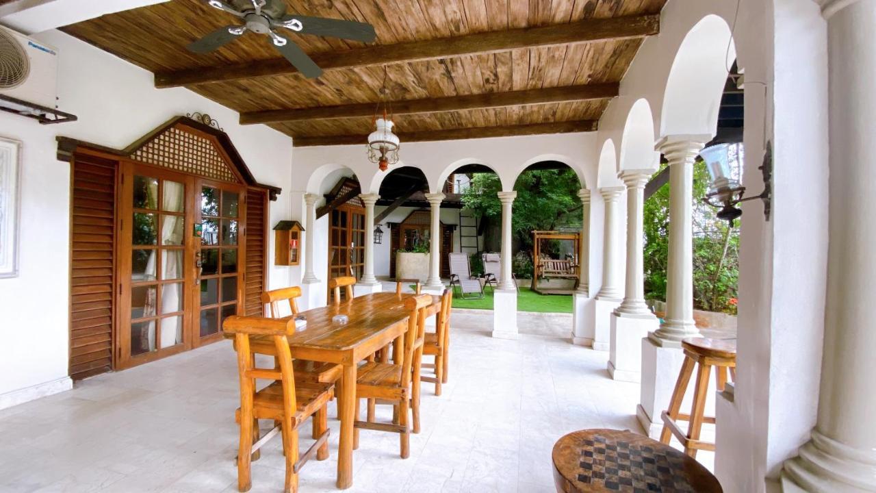 Tropicana Castle Dive Resort Powered By Cocotel Puerto Galera Exterior photo