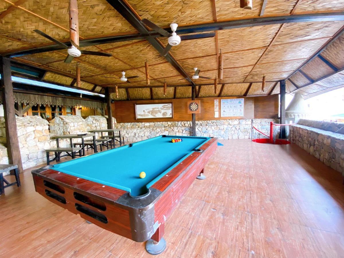 Tropicana Castle Dive Resort Powered By Cocotel Puerto Galera Exterior photo