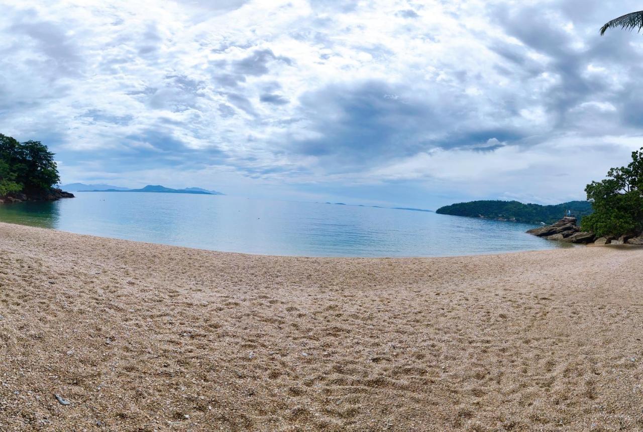 Tropicana Castle Dive Resort Powered By Cocotel Puerto Galera Exterior photo