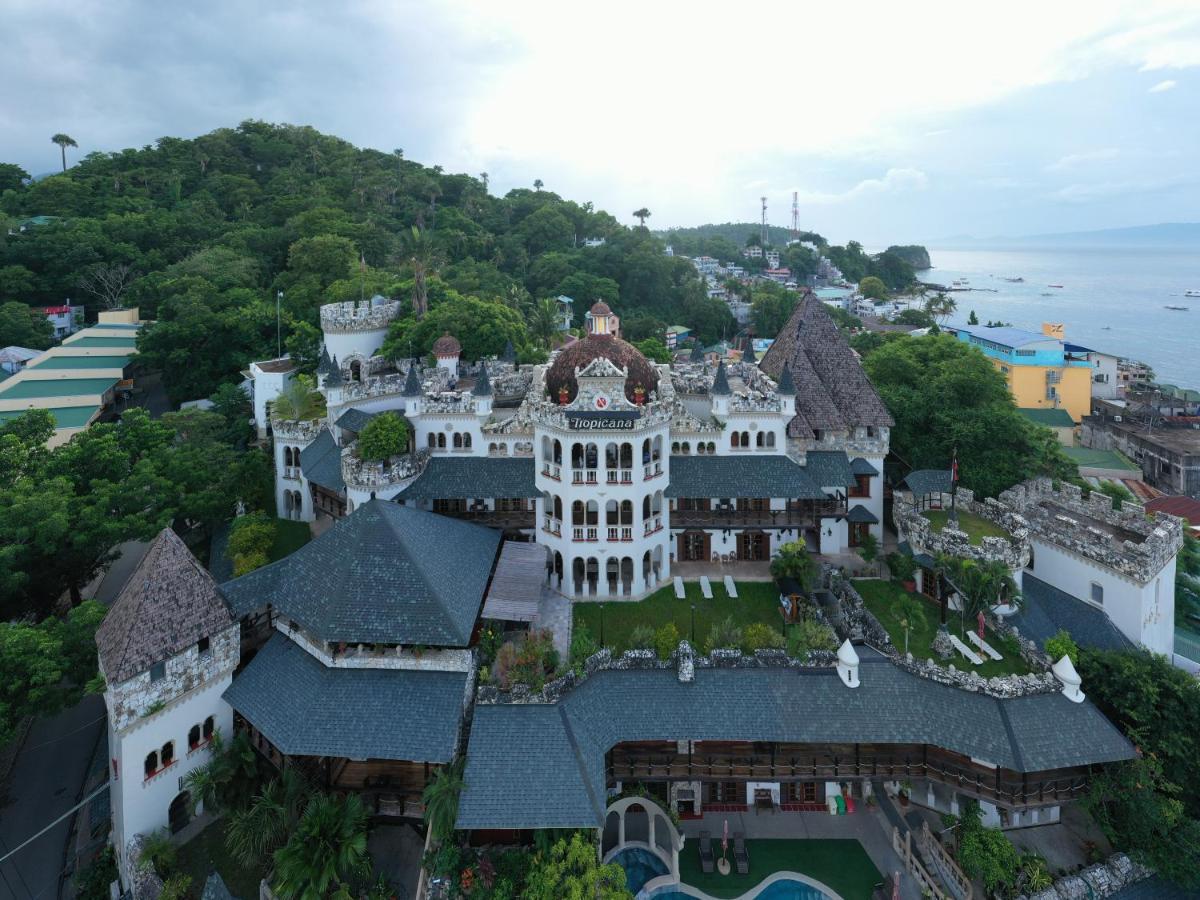 Tropicana Castle Dive Resort Powered By Cocotel Puerto Galera Exterior photo