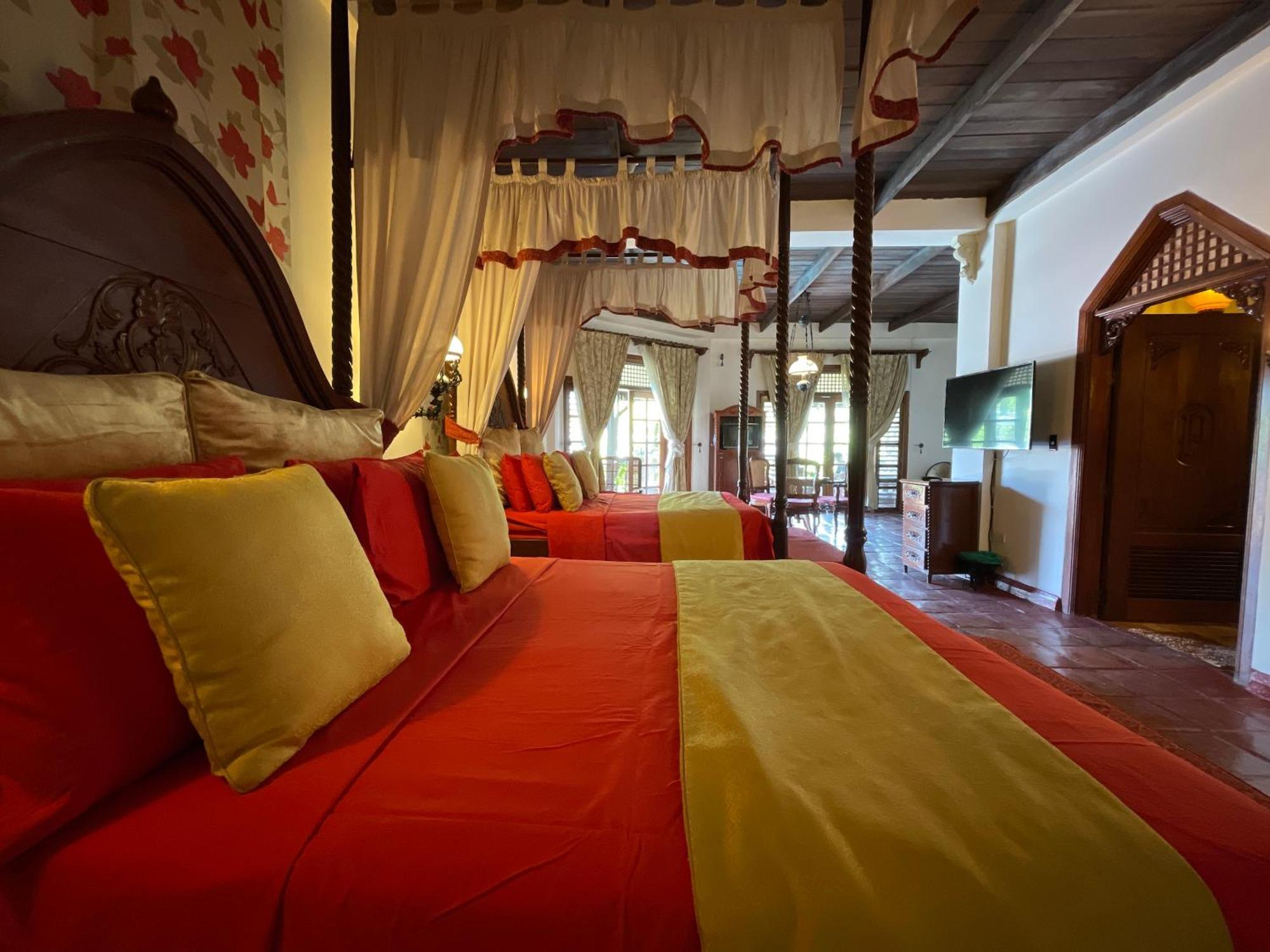 Tropicana Castle Dive Resort Powered By Cocotel Puerto Galera Room photo