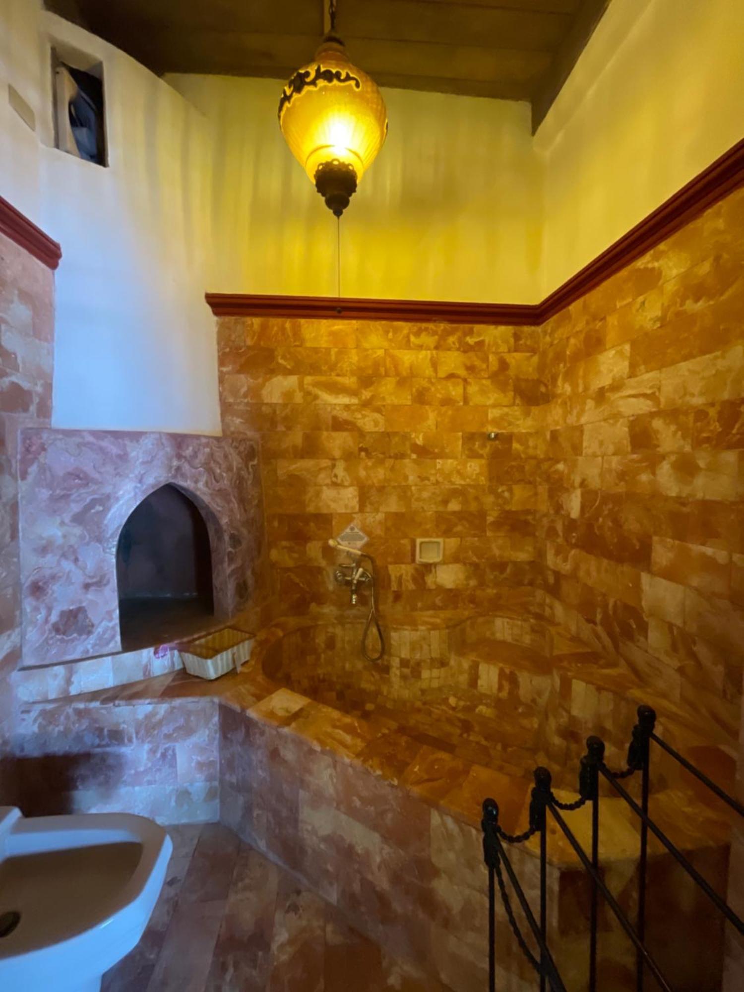 Tropicana Castle Dive Resort Powered By Cocotel Puerto Galera Room photo