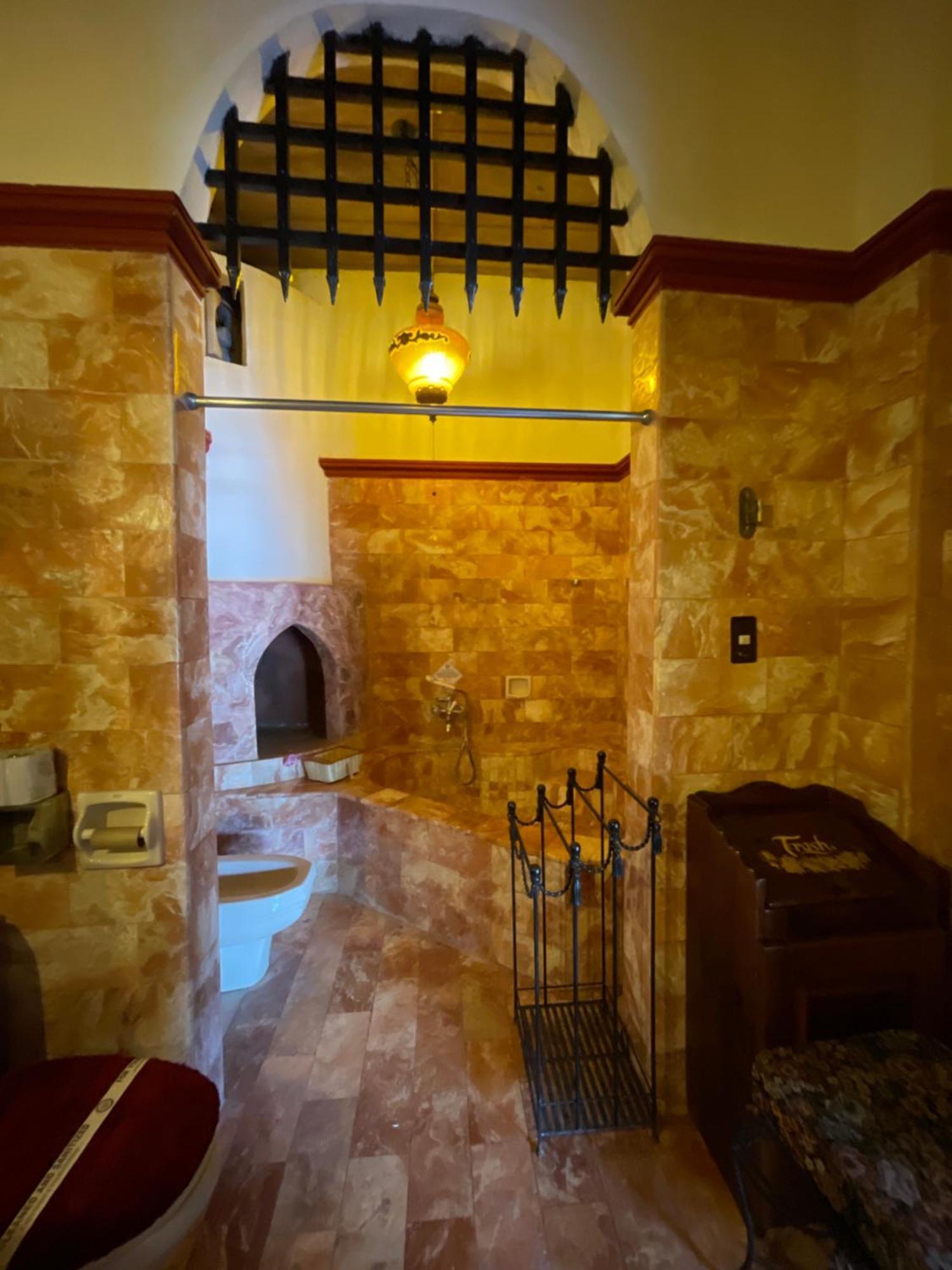 Tropicana Castle Dive Resort Powered By Cocotel Puerto Galera Room photo