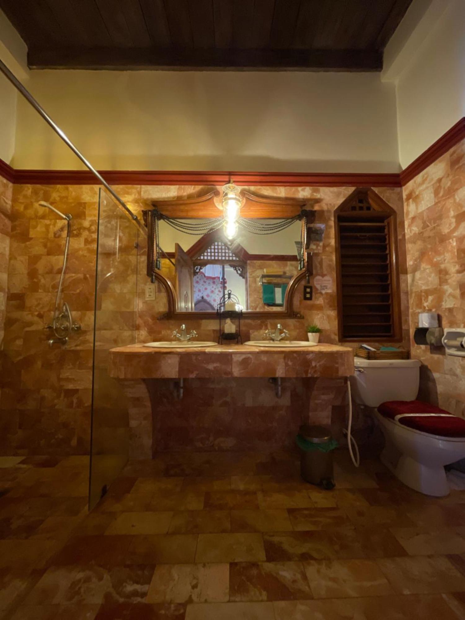Tropicana Castle Dive Resort Powered By Cocotel Puerto Galera Room photo