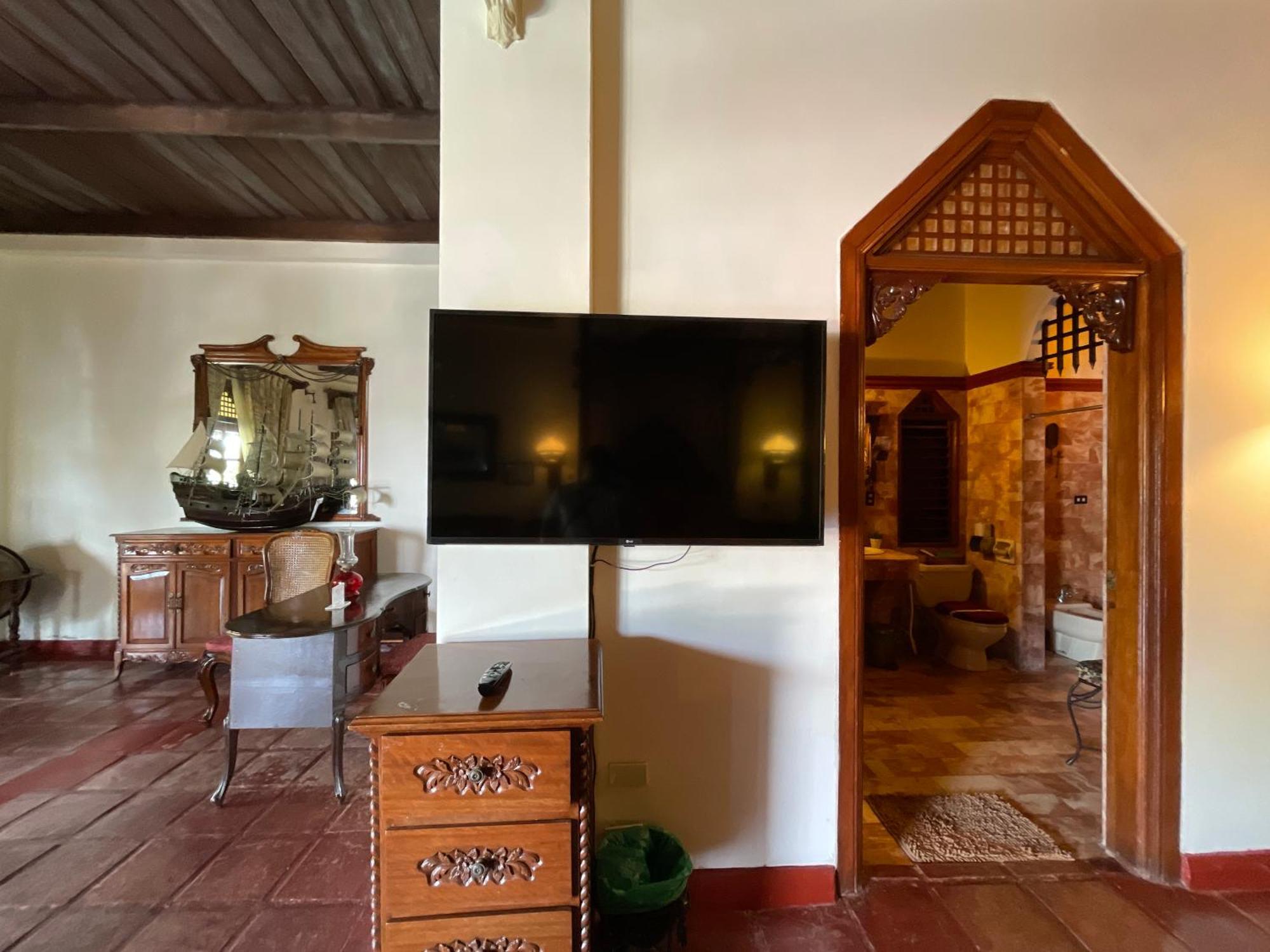 Tropicana Castle Dive Resort Powered By Cocotel Puerto Galera Room photo