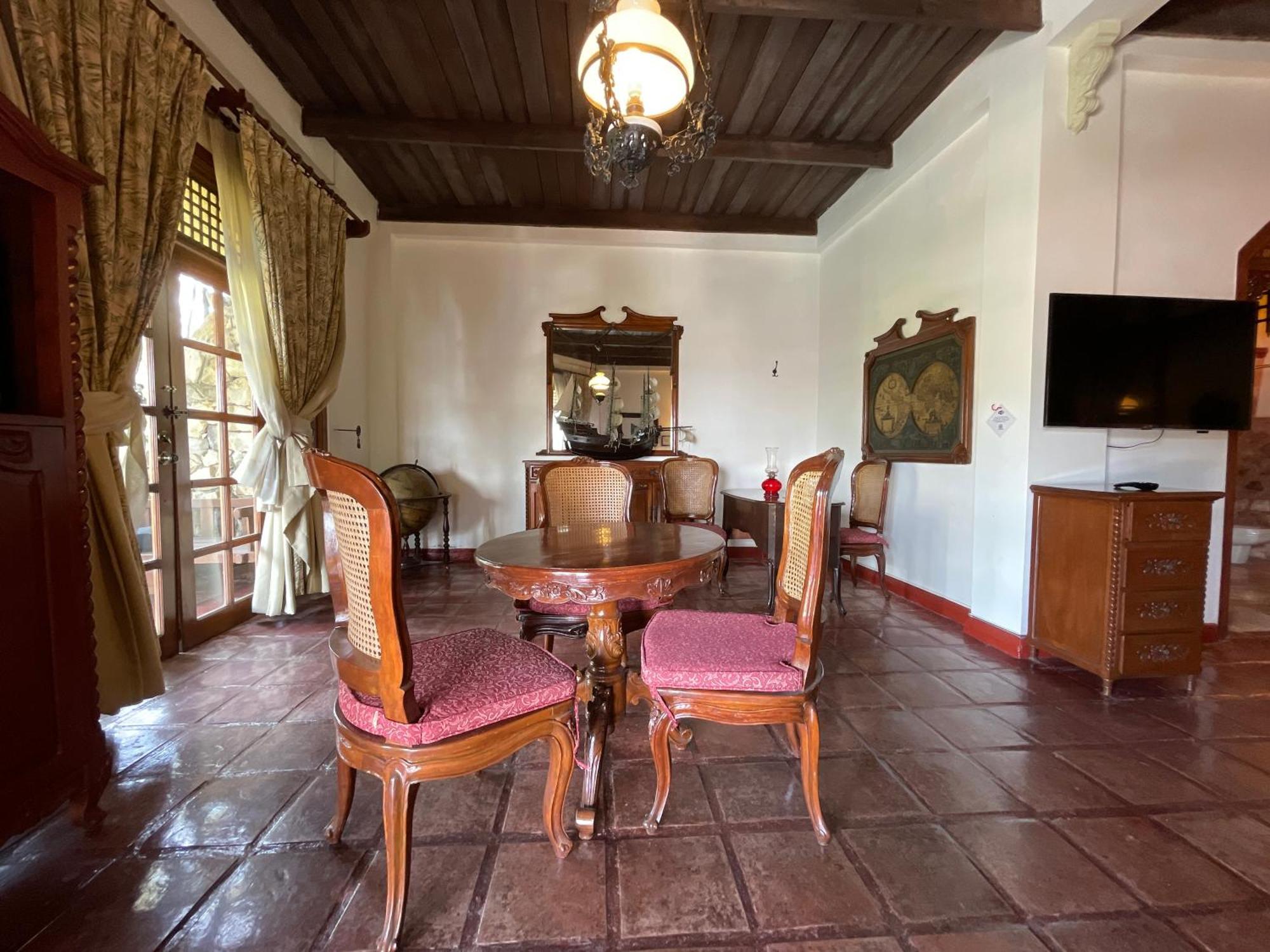 Tropicana Castle Dive Resort Powered By Cocotel Puerto Galera Room photo