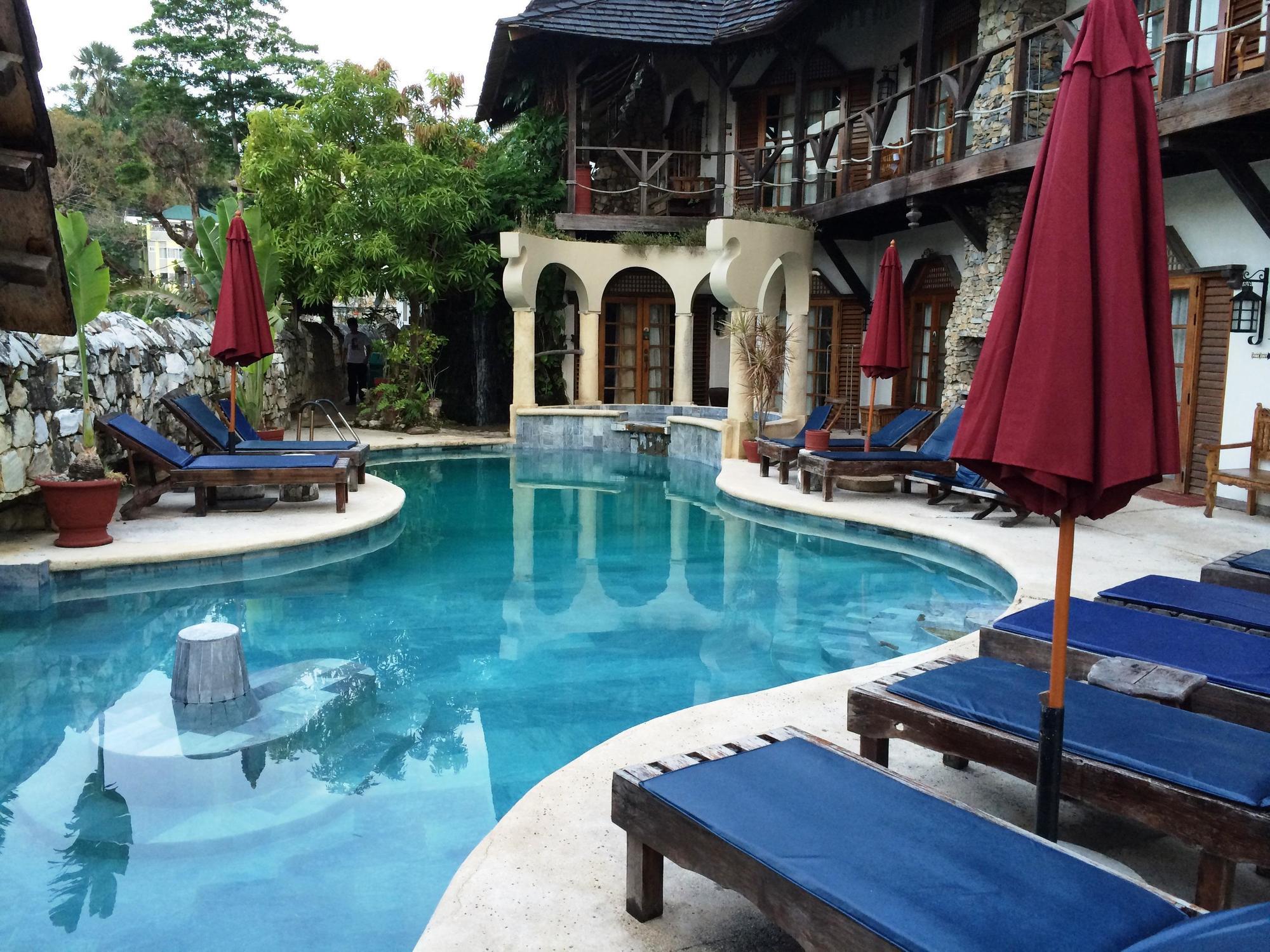 Tropicana Castle Dive Resort Powered By Cocotel Puerto Galera Exterior photo